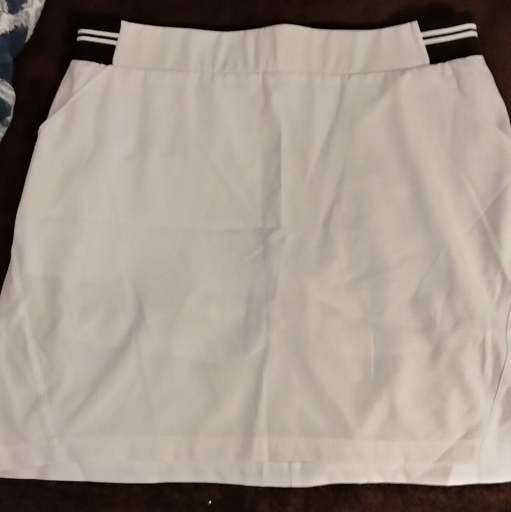 NWOT LADIES GOLF SKIRT WITH SHORTIE SPRING VACATION WEEKEND PREPPY CASUAL MEDIUM